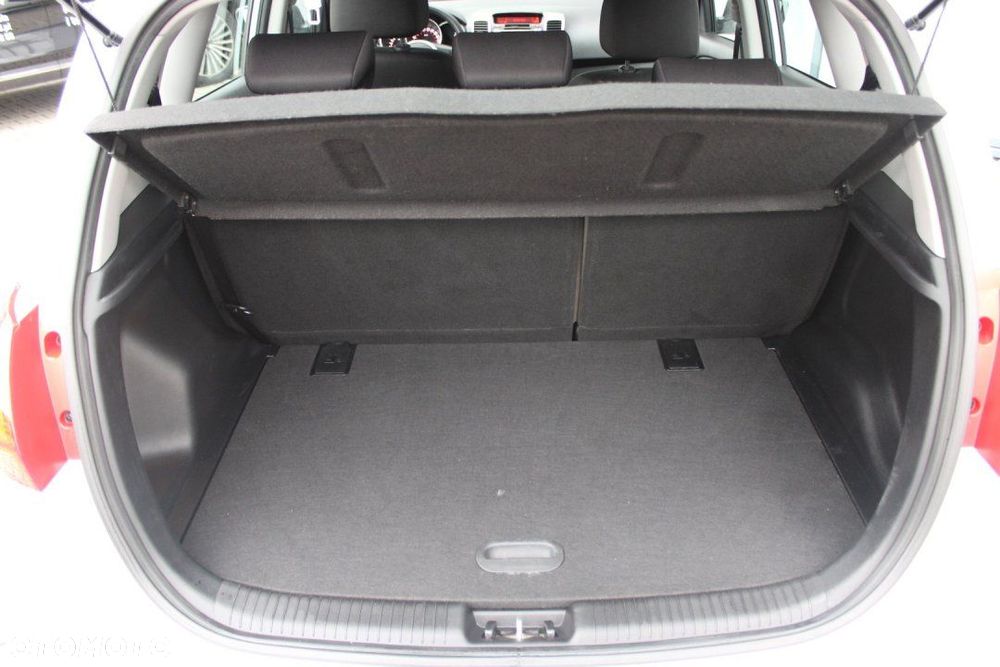 Kia Venga - 13
