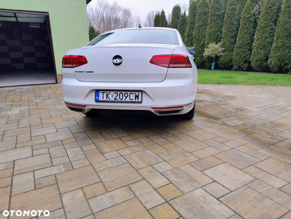 Volkswagen Passat - 13