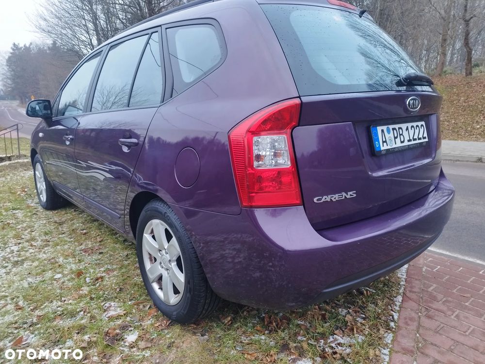 Kia Carens 2.0 EX - 22