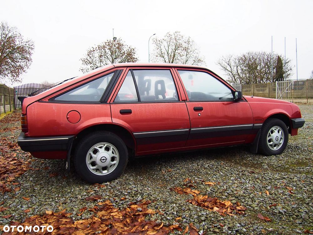 Opel Ascona 1.6 - 9