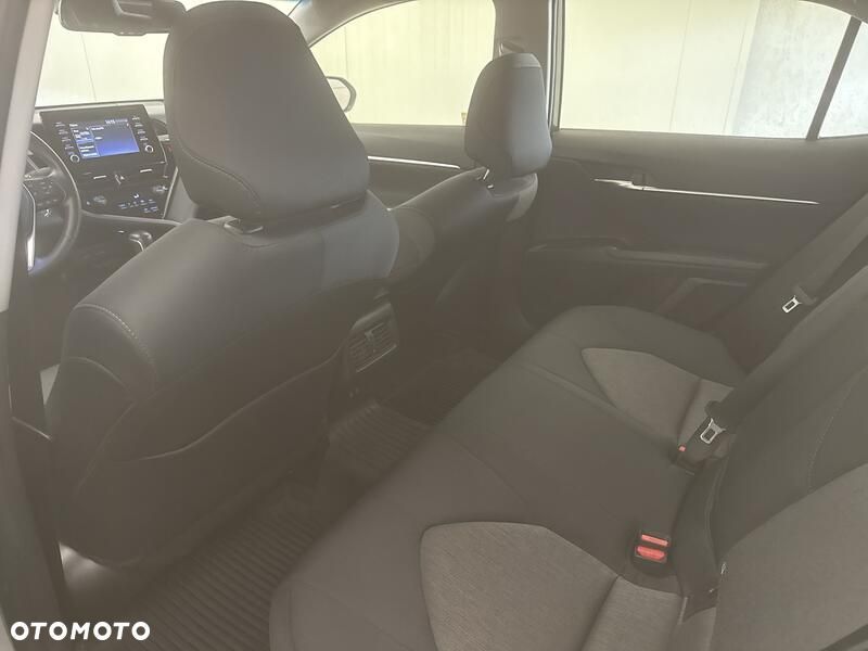 Toyota Camry 2.5 Hybrid Comfort CVT - 22