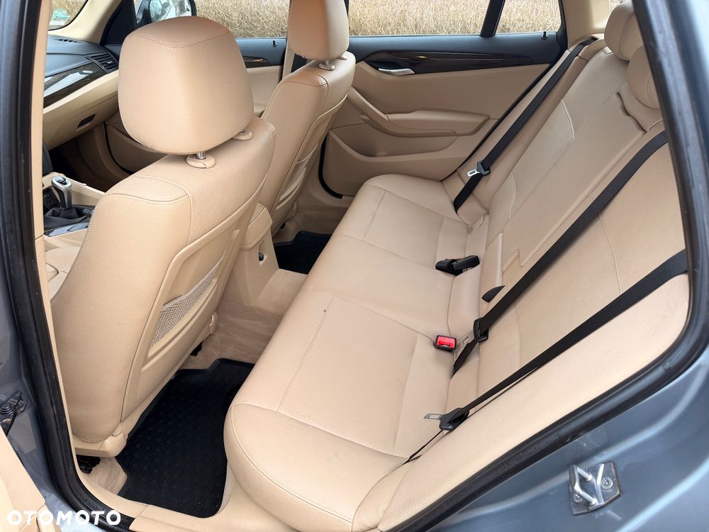 BMW X1 sDrive18d - 12