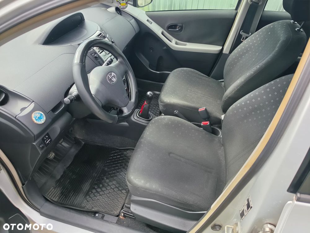 Toyota Yaris 1.0 Luna - 19