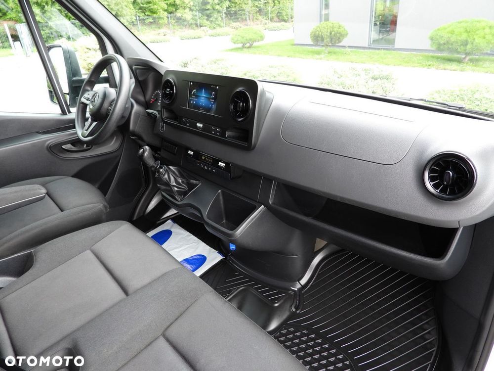 Mercedes-Benz SPRINTER 515 KONTENER WINDA 8 PALET TEMPOMAT BLIŹNIACZE KOŁA KLIMATYZACJA  150KM - 39