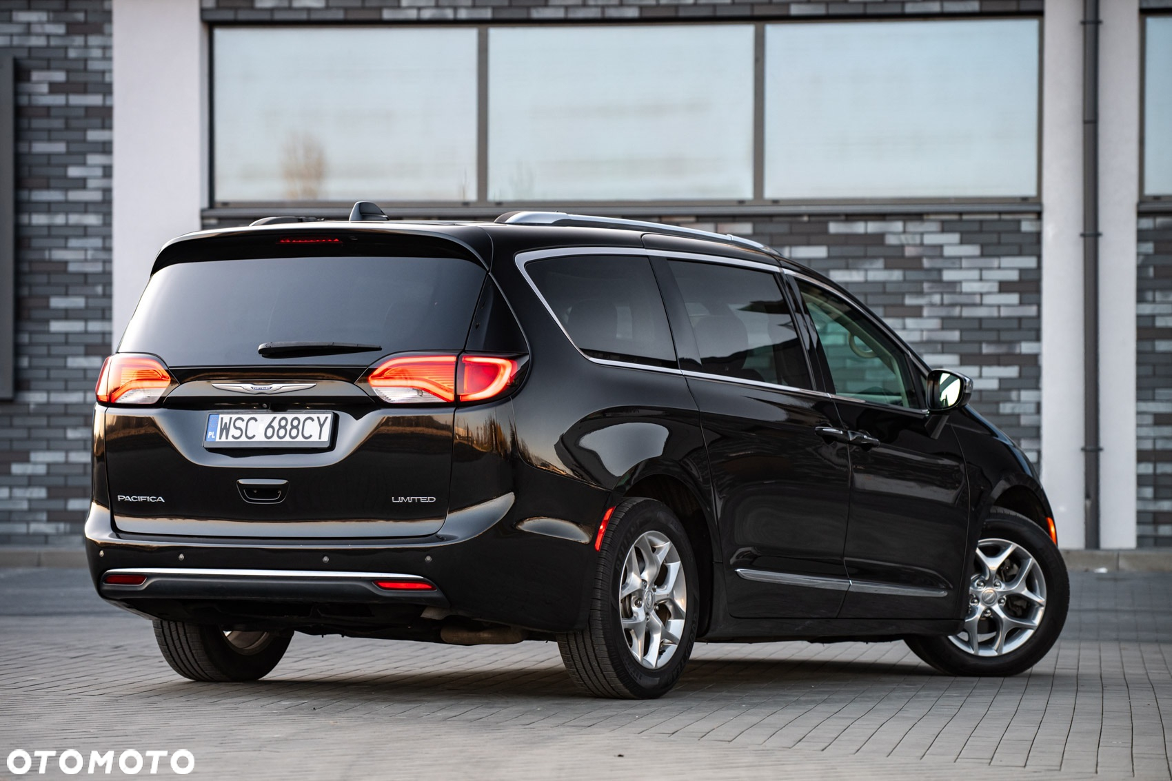 Chrysler Pacifica - 7