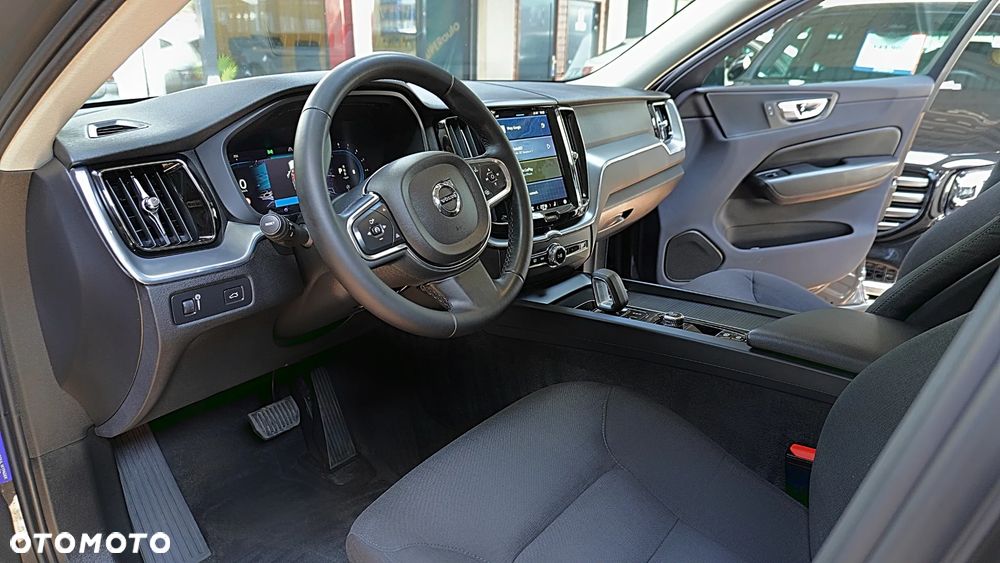 Volvo XC 60 B4 B Momentum Pro - 13
