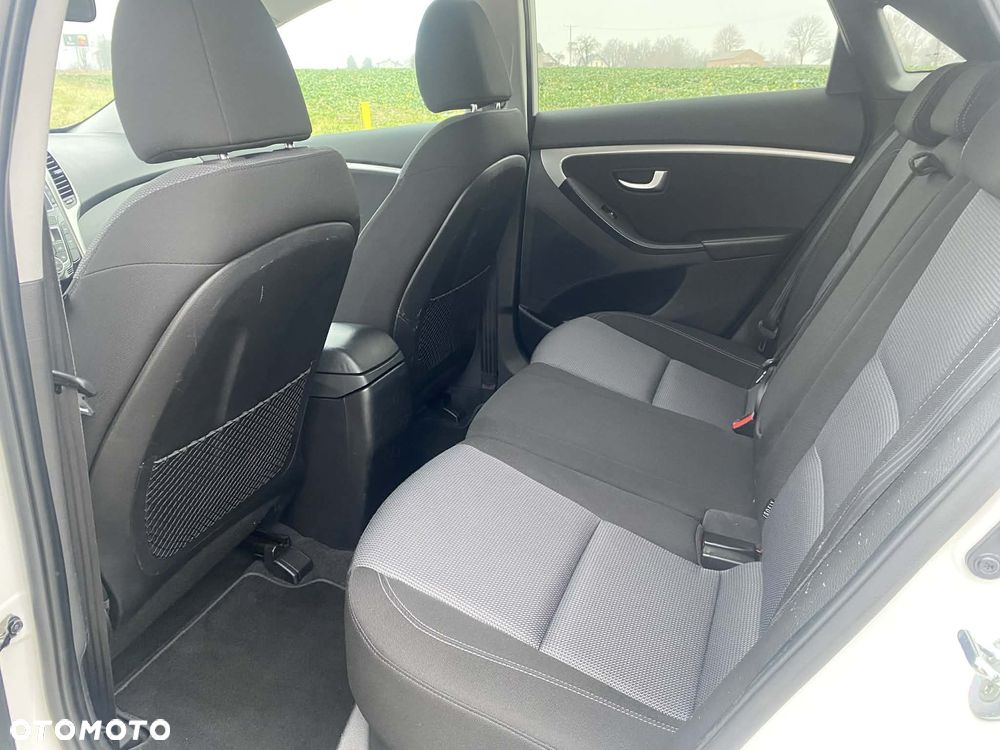 Hyundai i30 1.6 CRDi Premium - 13