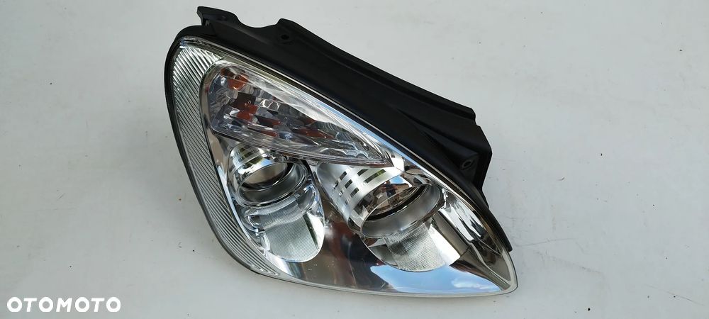 Kia Carens 2006-2013 Zwykła H7 Prawa Idealna