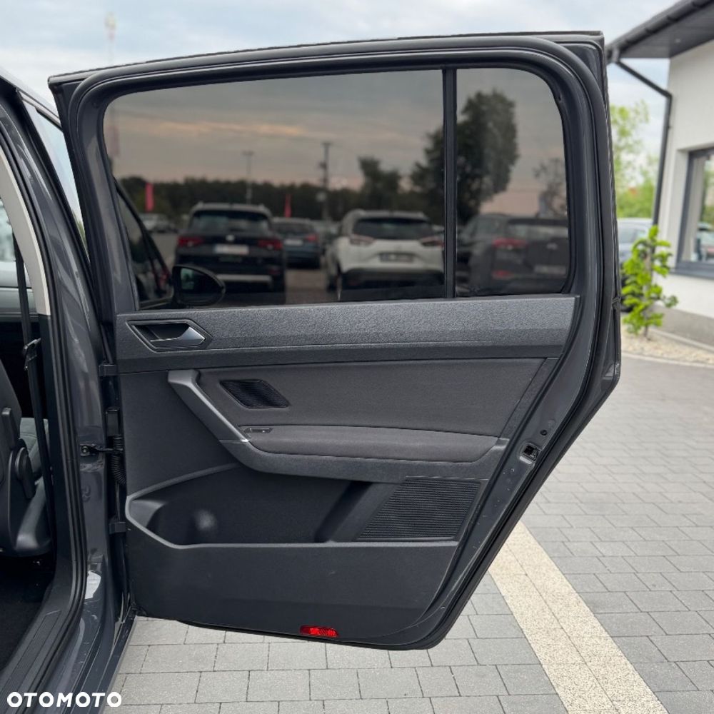 Volkswagen Touran - 27