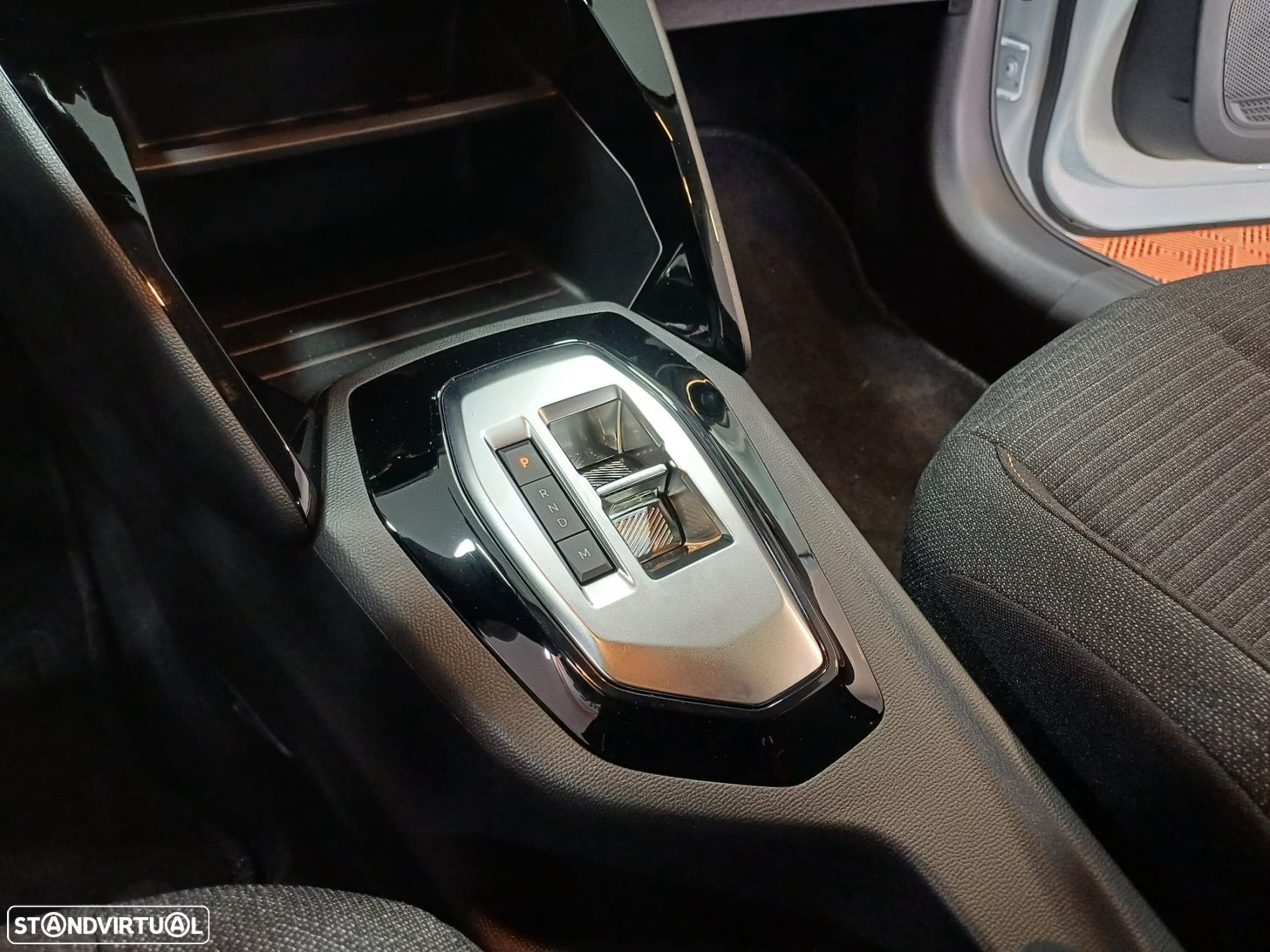 Peugeot 208 - 20