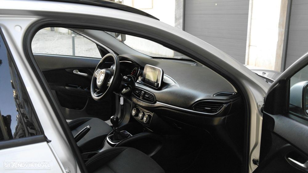 Fiat Tipo Station Wagon 1.3 M-Jet Easy - 26