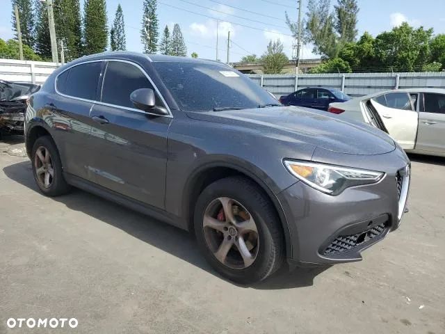 Alfa Romeo Stelvio 2.0 Turbo 16V AT8-Q4 Sprint - 11