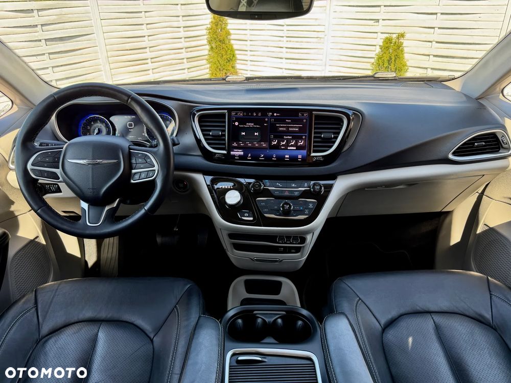 Chrysler Pacifica - 9