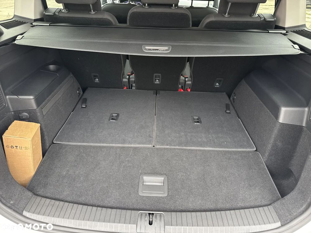 Volkswagen Touran - 31