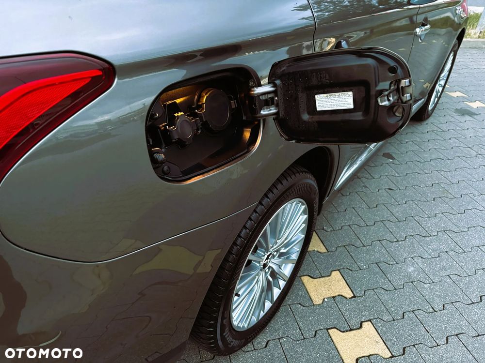 Mitsubishi Outlander Instyle NAVI + - 16