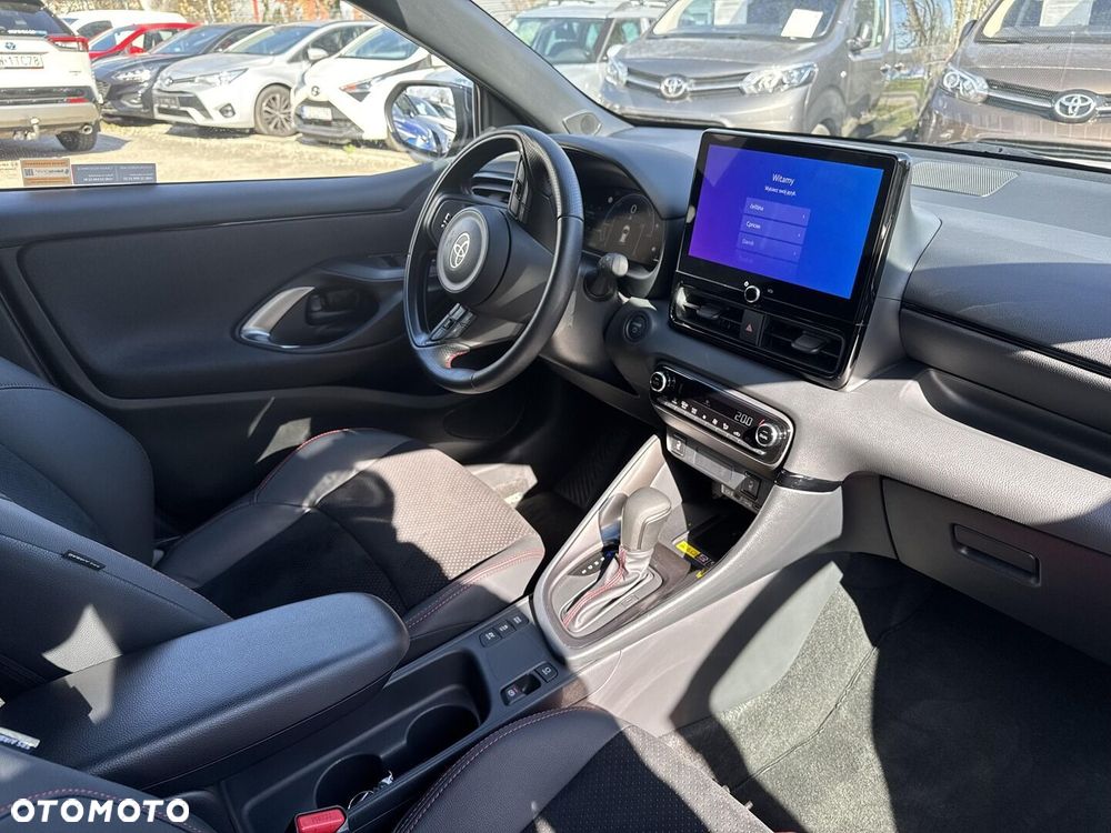 Toyota Yaris - 12