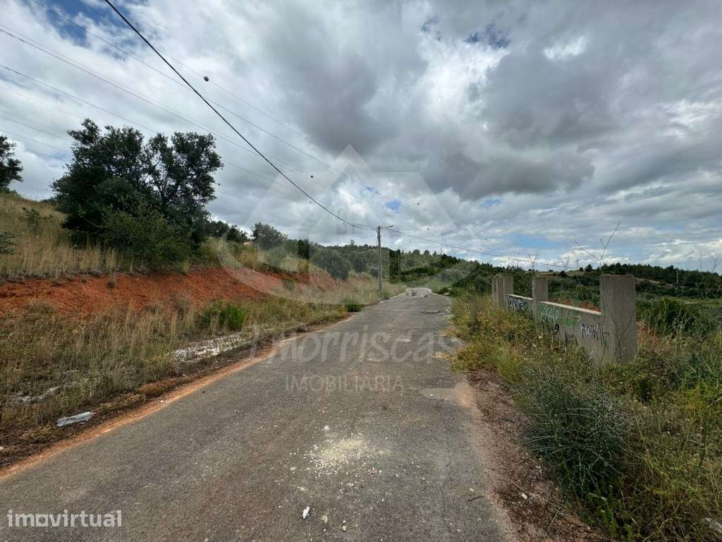 Terreno urbano com 312 m² para construção de moradia em Vialonga - Grande imagem: 3/9