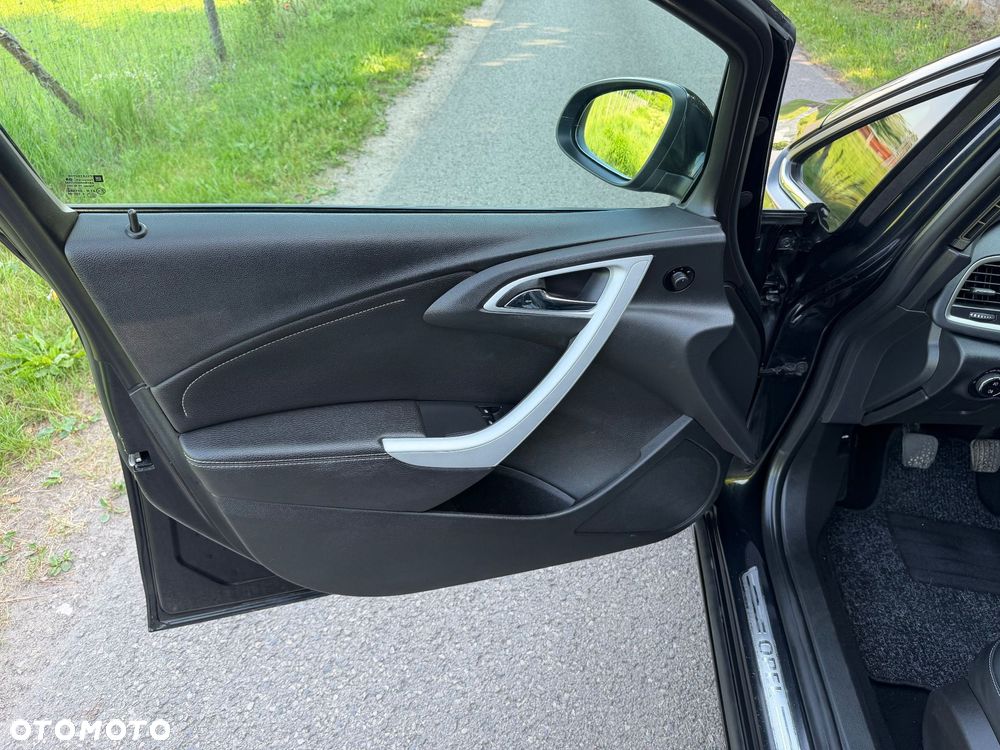 Opel Astra 1.4 Turbo 150 Jahre - 29