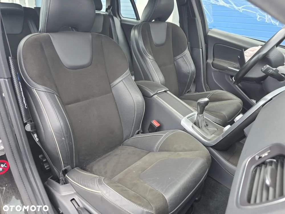 Volvo V60 D2 Drive-E R-Design Momentum - 12