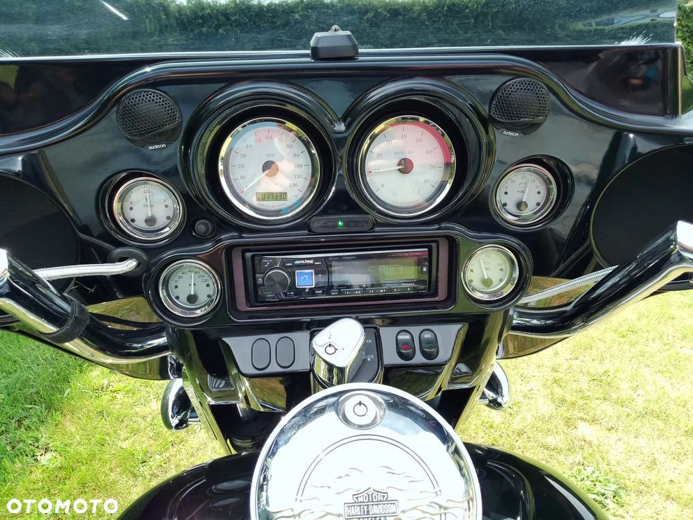 Harley-Davidson Touring Street Glide - 13