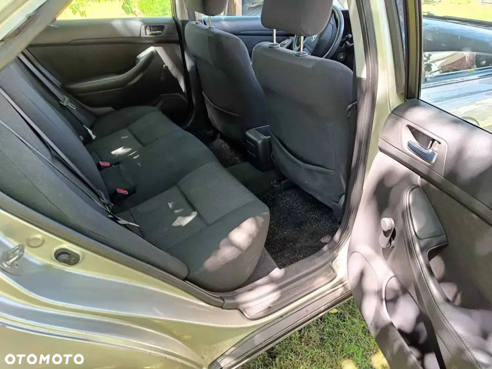 Toyota Avensis 2.0 D-4D Sol - 8
