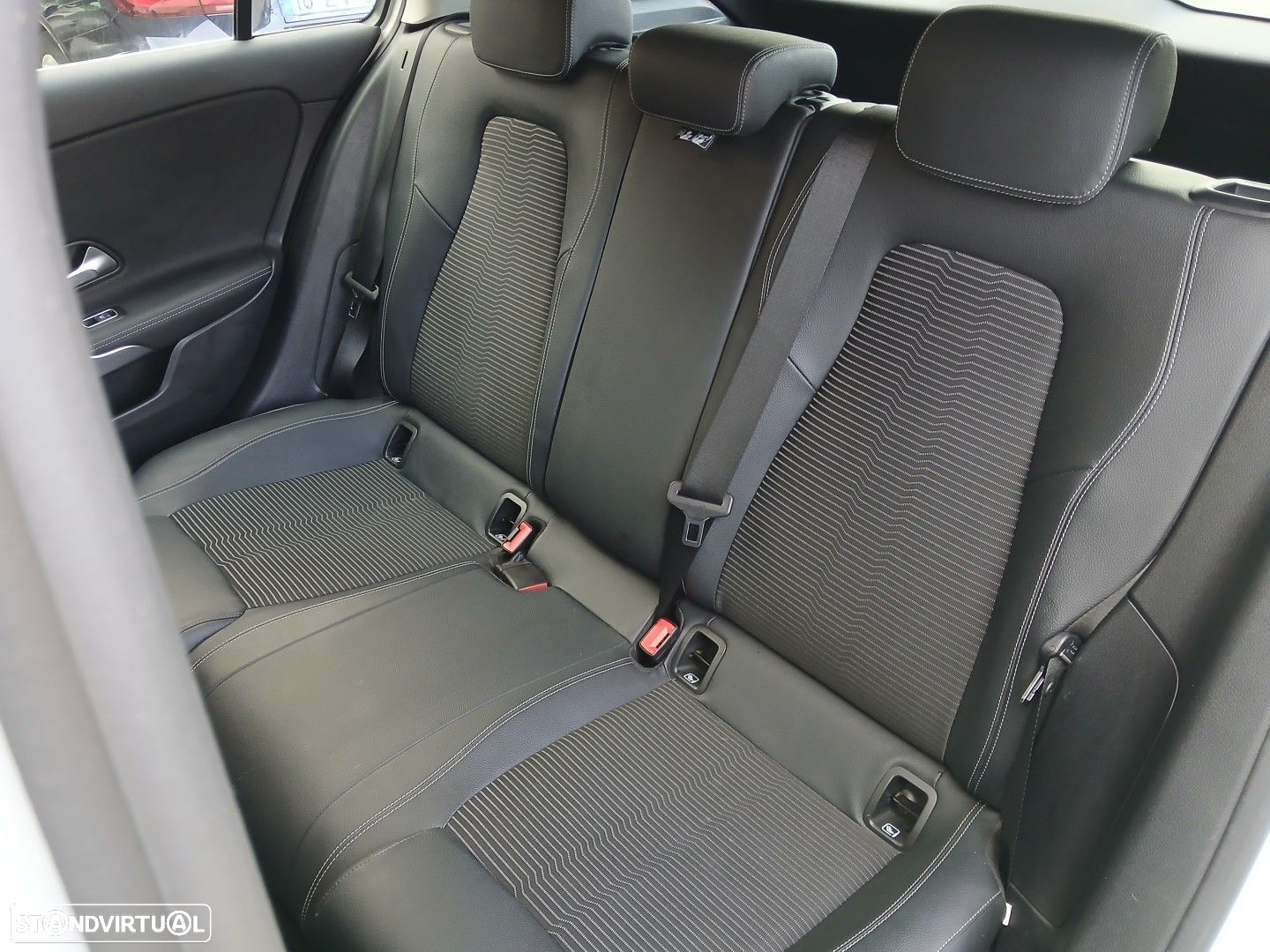 Mercedes-Benz A 250 e - 10