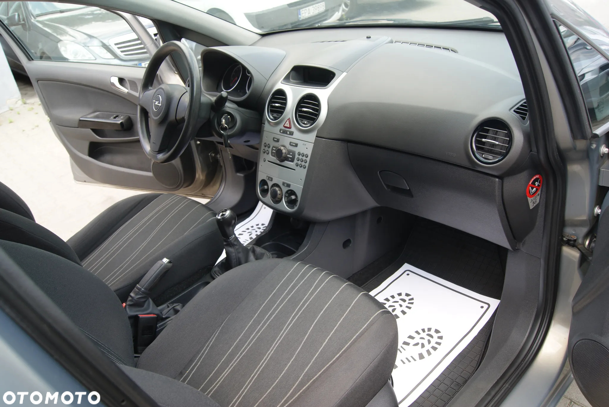 Opel Corsa 1.2 16V Enjoy - 18