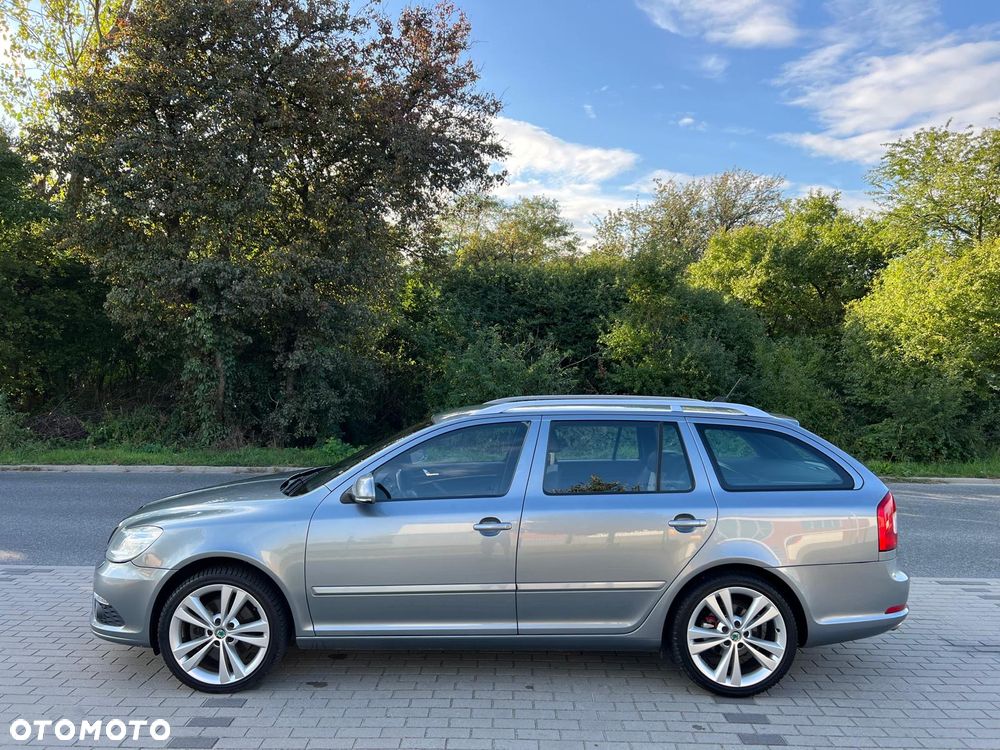 Skoda Octavia 2.0 TDI RS DSG - 2