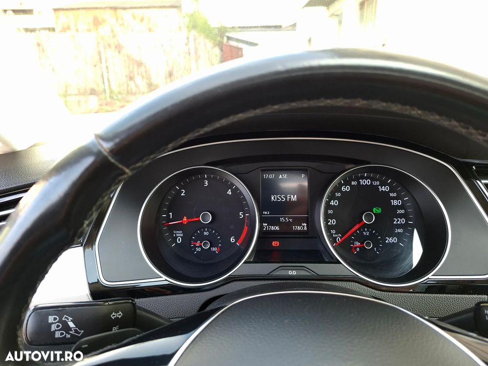 Volkswagen Passat 2.0 TDI DSG (BlueMotion Technology) Comfortline - 22