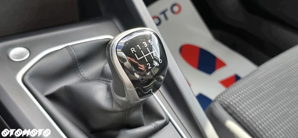 Volkswagen Golf VIII 1.0 TSI - 24