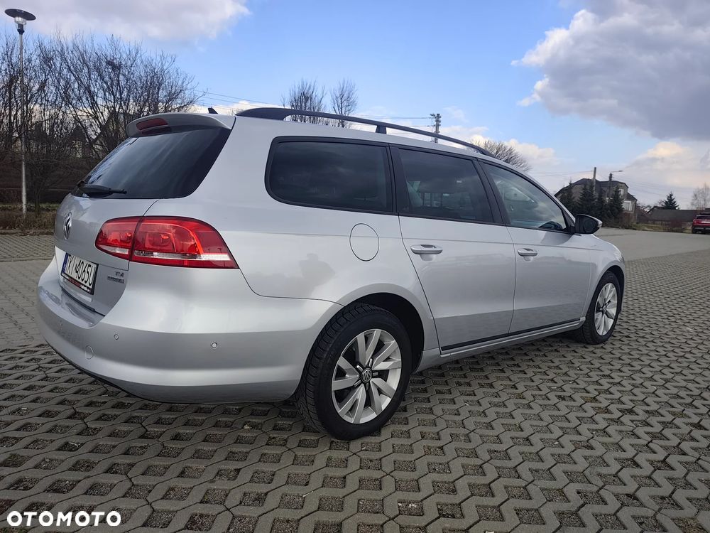 Volkswagen Passat 1.6 TDI Comfortline - 6