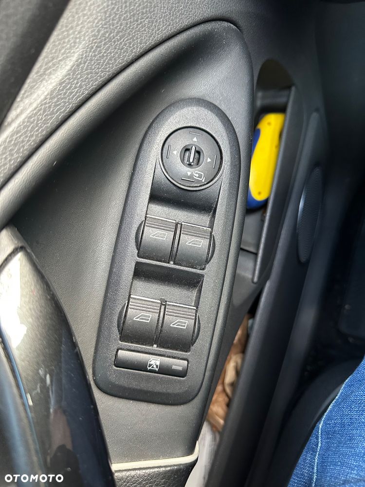 Ford Kuga 2.0 TDCi Individual MPS6 - 16