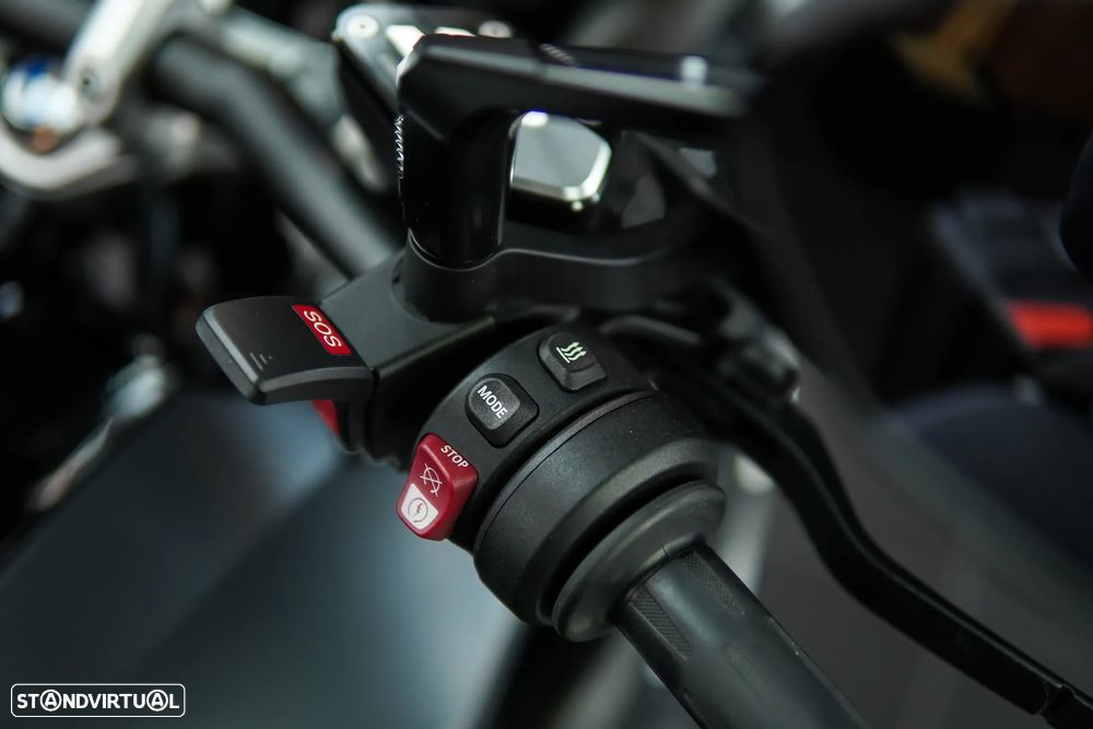 BMW R 1250 GS TRIPLE BLACK Rebaixada - 32