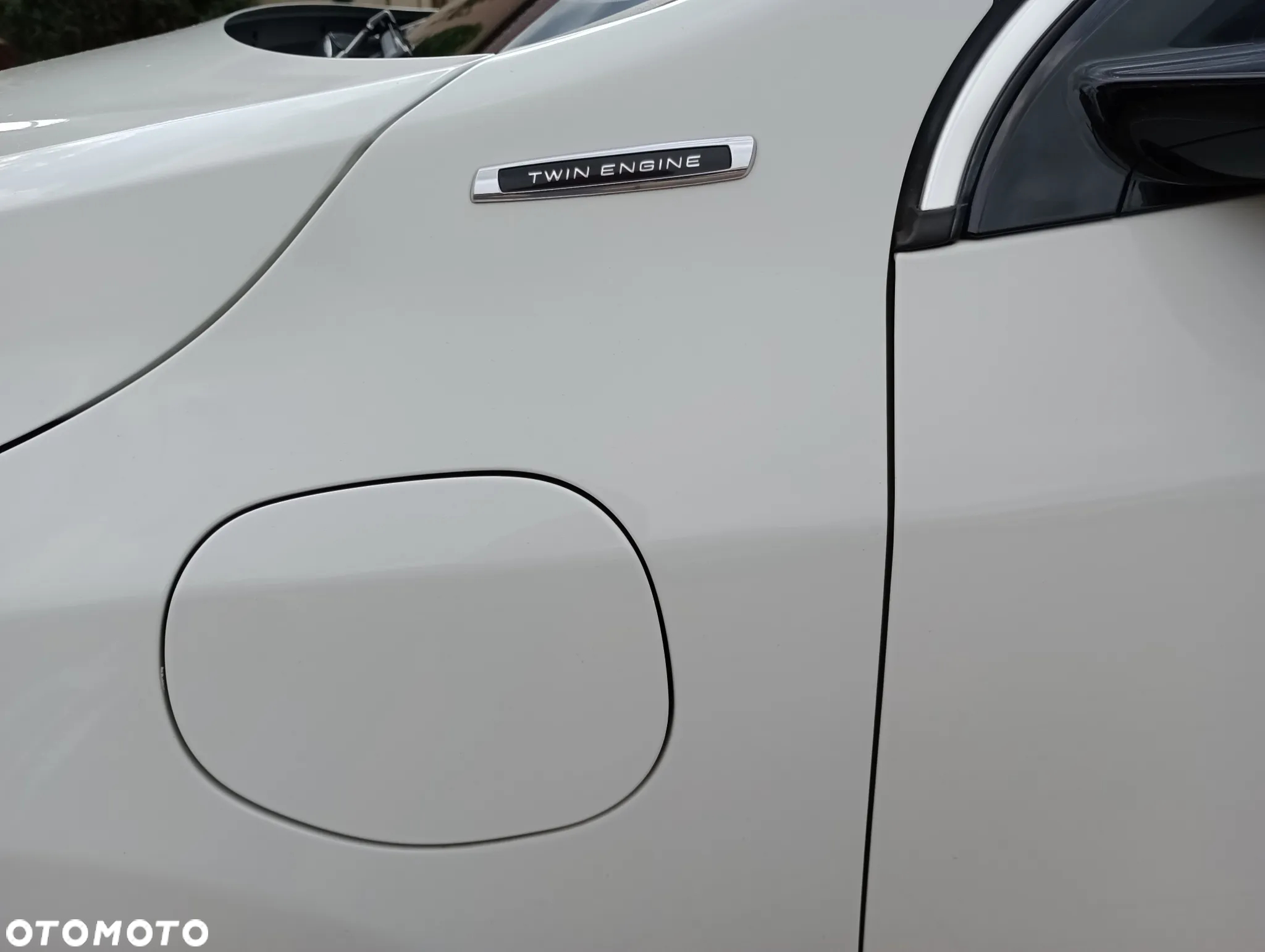 Volvo V60 D5 AWD R-Design Summum - 32