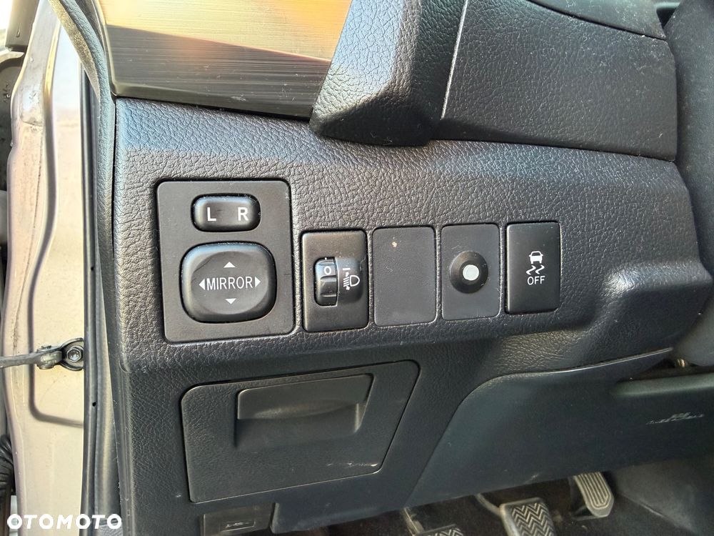 Toyota Auris 1.4 D-4D Premium - 17
