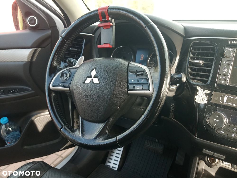 Mitsubishi Outlander - 22