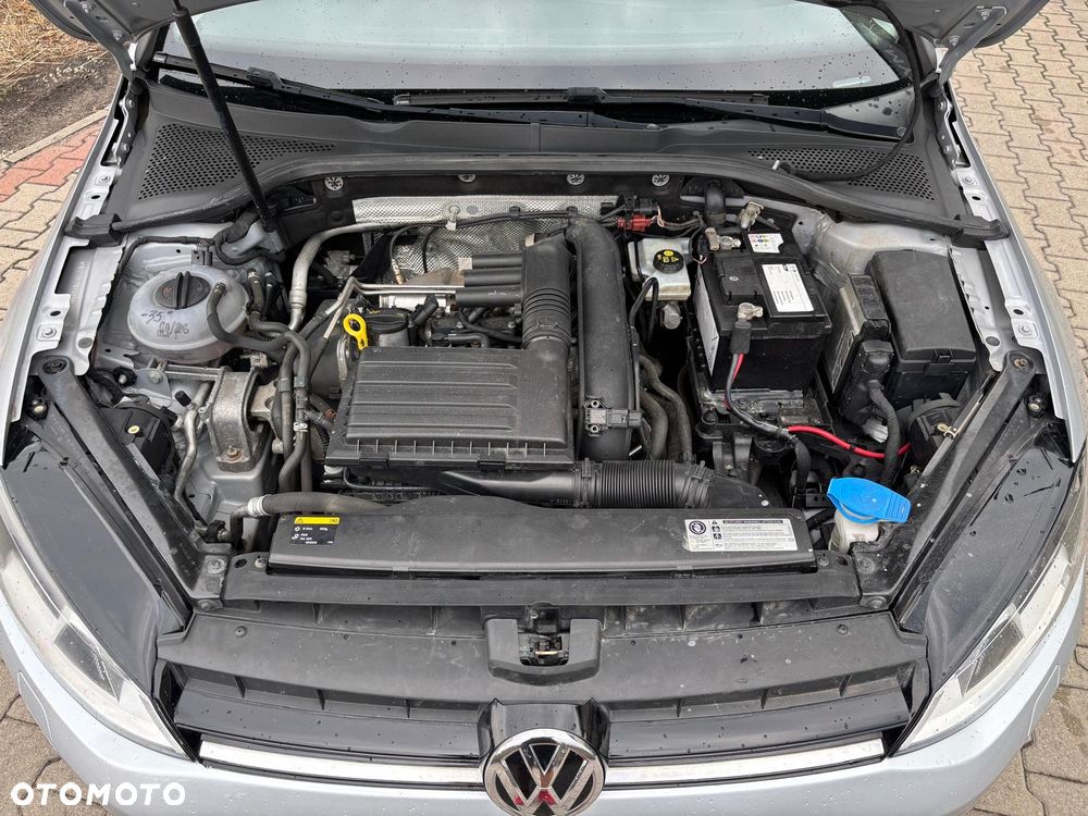 Volkswagen Golf - 10