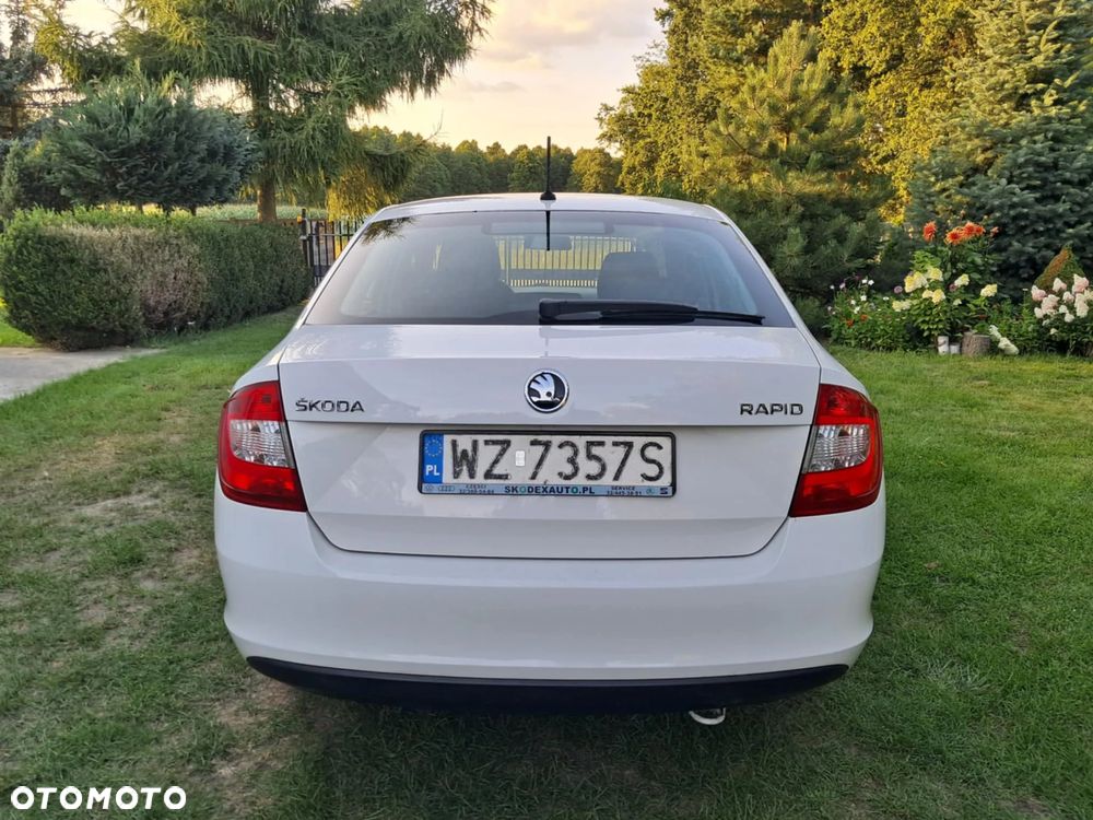 Skoda RAPID 1.2 TSI Active - 10
