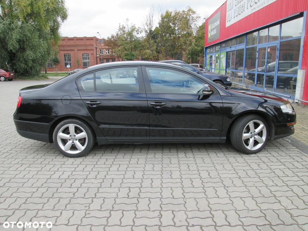 Volkswagen Passat 2.0 TDI Comfortline - 4