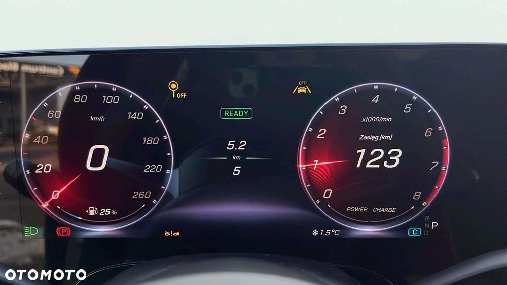 Mercedes-Benz CLA - 12