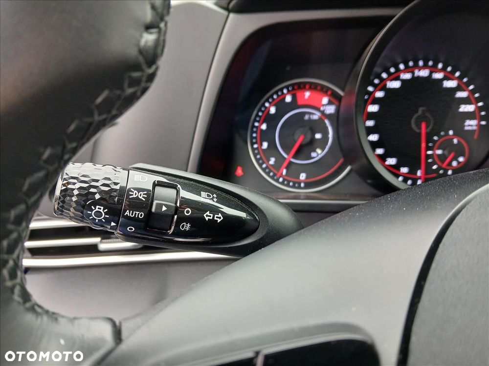 Hyundai Elantra 1.6 Smart - 18