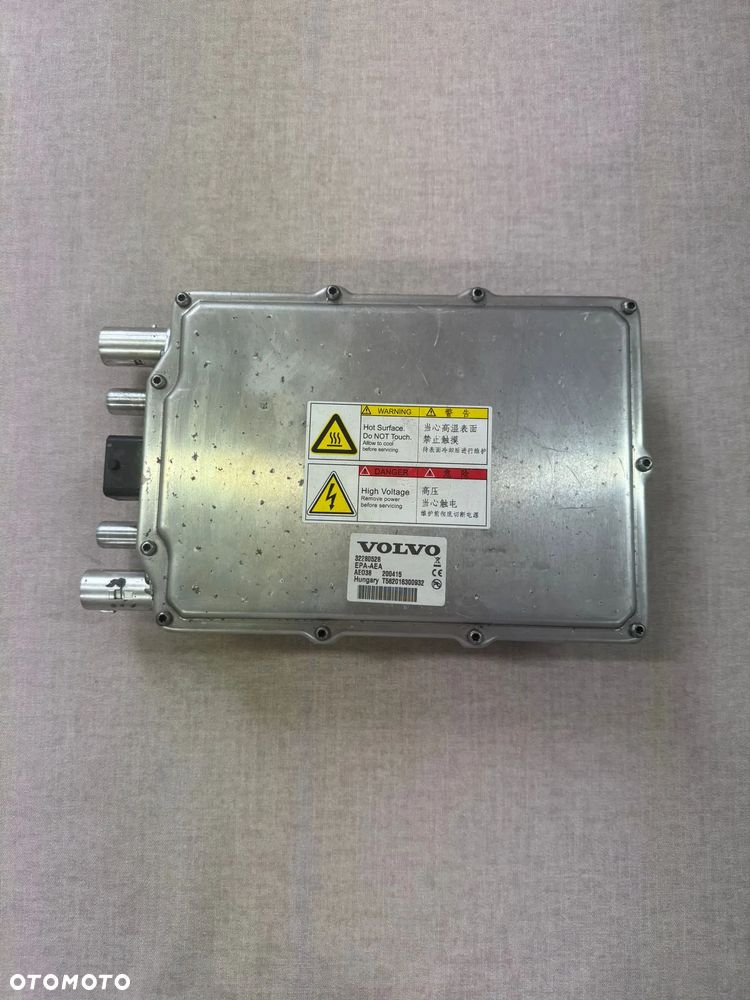 VOLVO XC60 II 2.0 T8 INWENTER KONWENTER FALOWNIK PRZETWORNICA 32280528 - 1