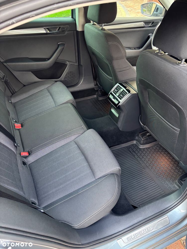 Skoda Superb 2.0 TDI SCR Style DSG - 11