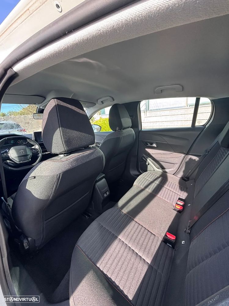 Peugeot e-208 Active Pack - 11
