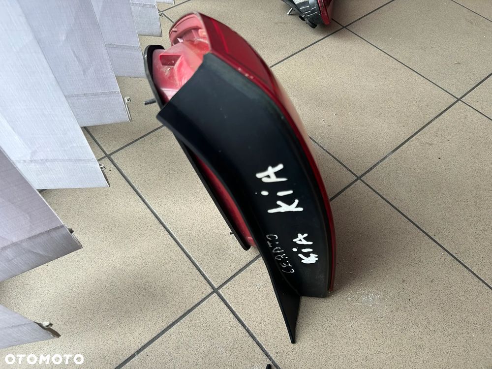 LAMPA PRAWA LEWA TYŁ KIA CERATO - 4