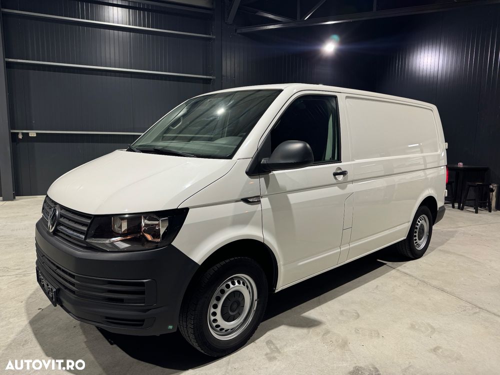 Volkswagen Transporter - 1