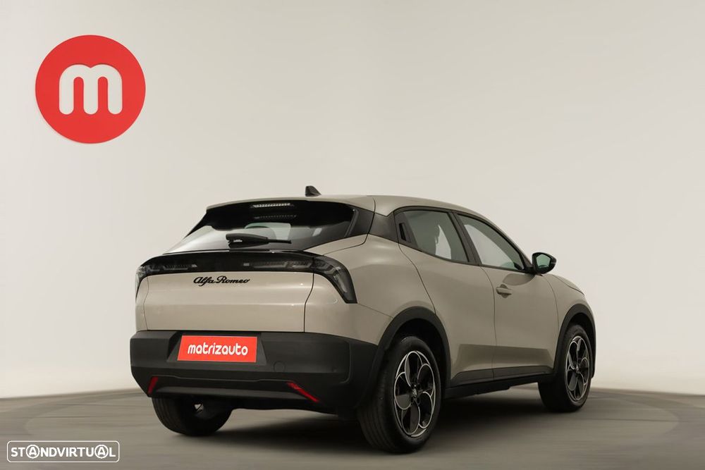 Alfa Romeo Junior Elletrica 50 kWh - 4