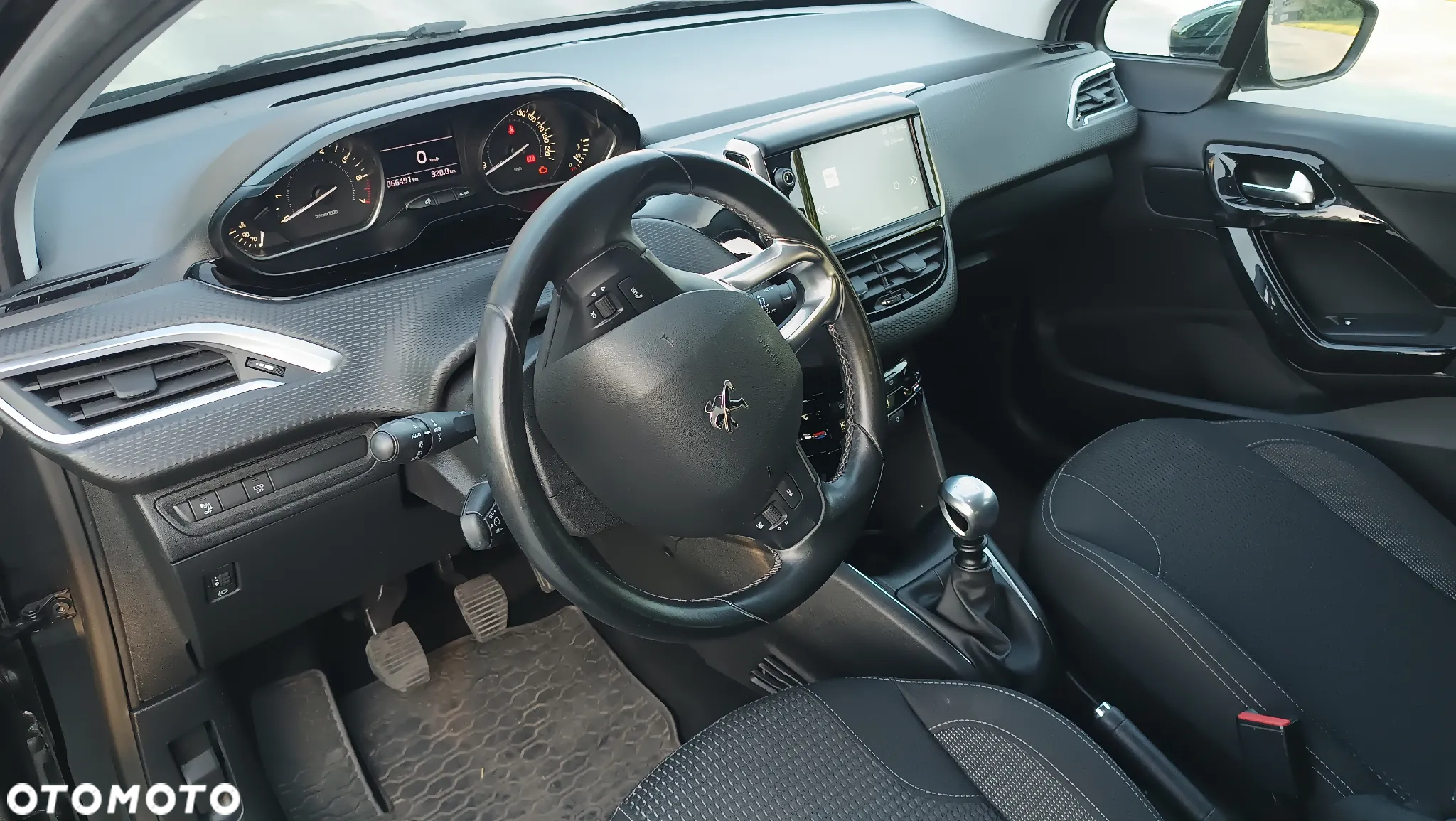 Peugeot 208 PureTech 110 Stop & Start Allure - 8