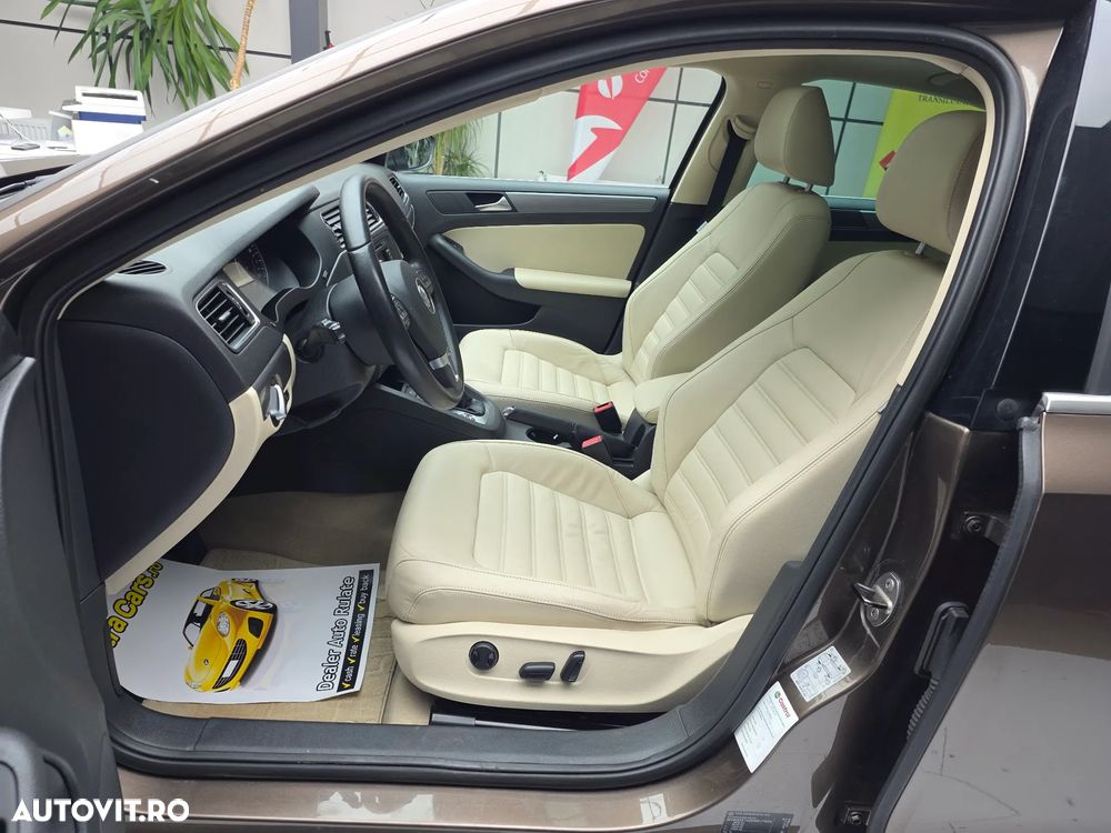 Volkswagen Jetta 2.0 TDI DSG Highline - 15