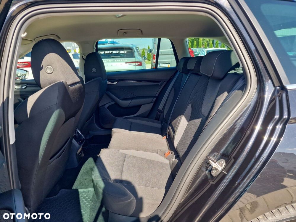 Skoda Octavia 1.5 TSI mHEV Selection DSG - 19